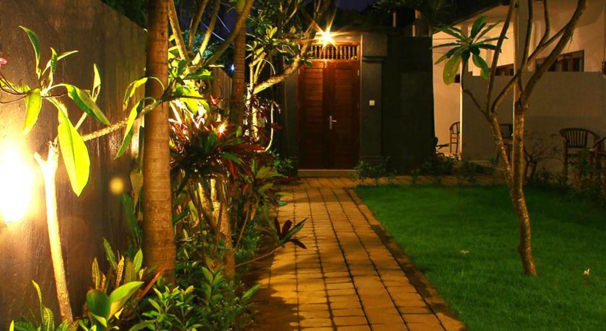 U House Seminyak Hotel Kerobokan Exterior foto